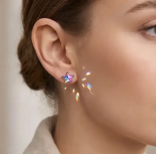 KSP4745VL-3.webpKolczyki gwiazdki z kryształami Swarovski® Vitrail Light, srebro 925 pozłacane i pastelowy opalizujący blask.