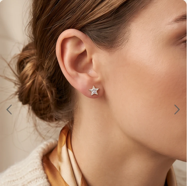 Naszyjnik gwiazdka STAR ze srebra 925, subtelna biżuteria z kryształami Swarovski® na prezent dla kobiety.