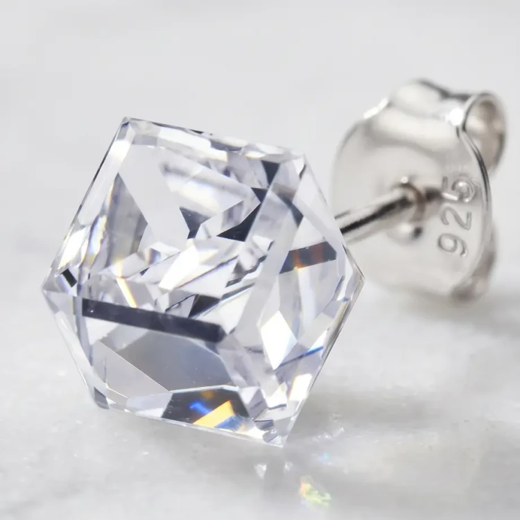Minimalistyczne kolczyki na sztyfcie z kryształami Swarovski® Crystal 6 mm