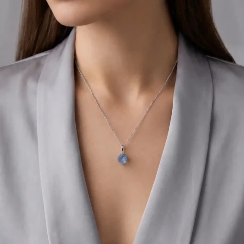 Srebrny naszyjnik z kryształem Swarovski® w kształcie kostki 8 mm