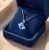 Srebrny naszyjnik z kryształem Swarovski® kostka w jasnoniebieskim odcieniu