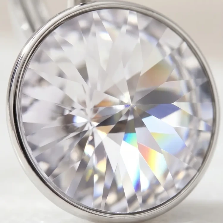 Srebrne kolczyki z okrągłymi kryształami Swarovski® Crystal o diamentowym połysku