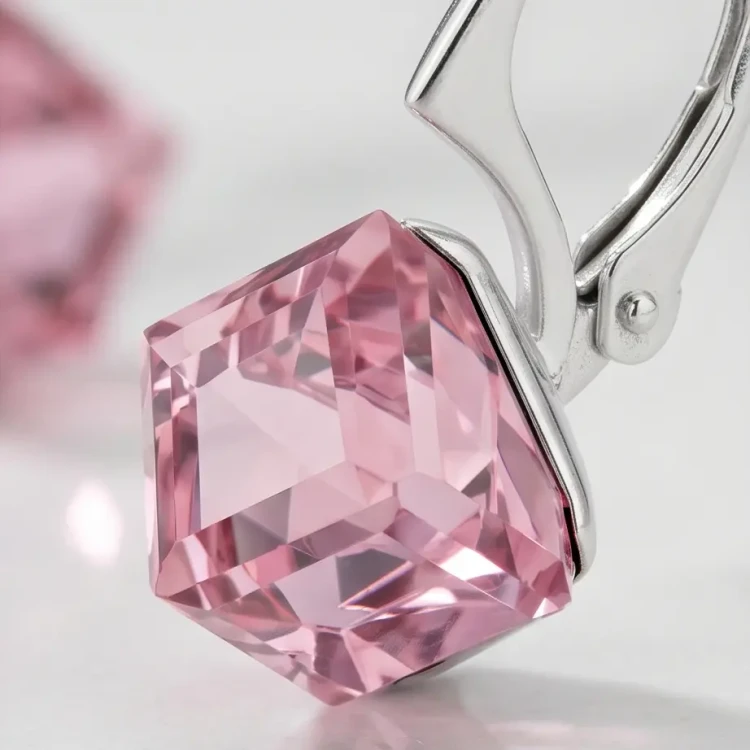 Damskie kolczyki srebrne z jasnoróżowymi kostkami Swarovski® 8 mm