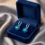 Kolczyki damskie z kryształami Swarovski® kostka 8 mm w morsko-niebieskim odcieniu