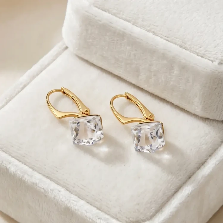 Pozłacane srebrne kolczyki z kostkami Swarovski® Crystal o wyjątkowym blasku
