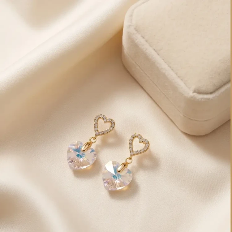 Delikatne kolczyki damskie z kryształami Swarovski® serca o subtelnej iryzacji