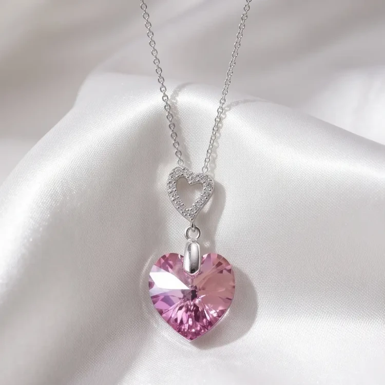 Delikatny naszyjnik damski z kryształem Swarovski® serce o różowo-fioletowych refleksach