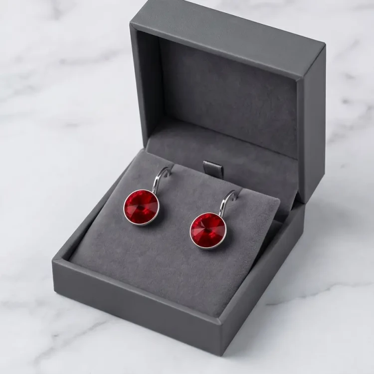 Damskie srebrne kolczyki z intensywnie czerwonymi kryształami Swarovski®