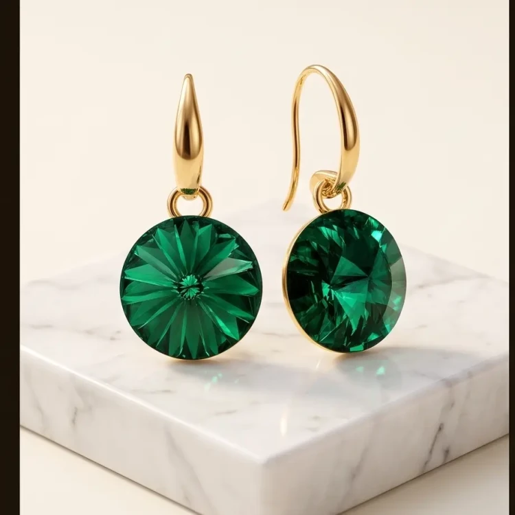 Wiszące kolczyki z pozłacanego srebra z kryształami Swarovski® Majestic Green