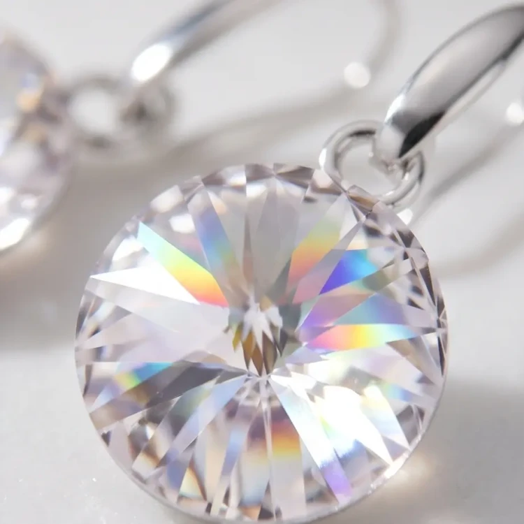 Wiszące kolczyki ze srebra z kryształami Swarovski® w kolorze Crystal