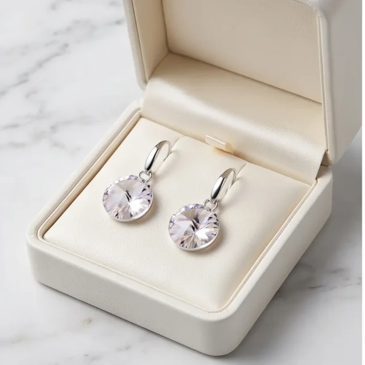 Wiszące kolczyki damskie z lśniącymi kryształami Swarovski® Crystal