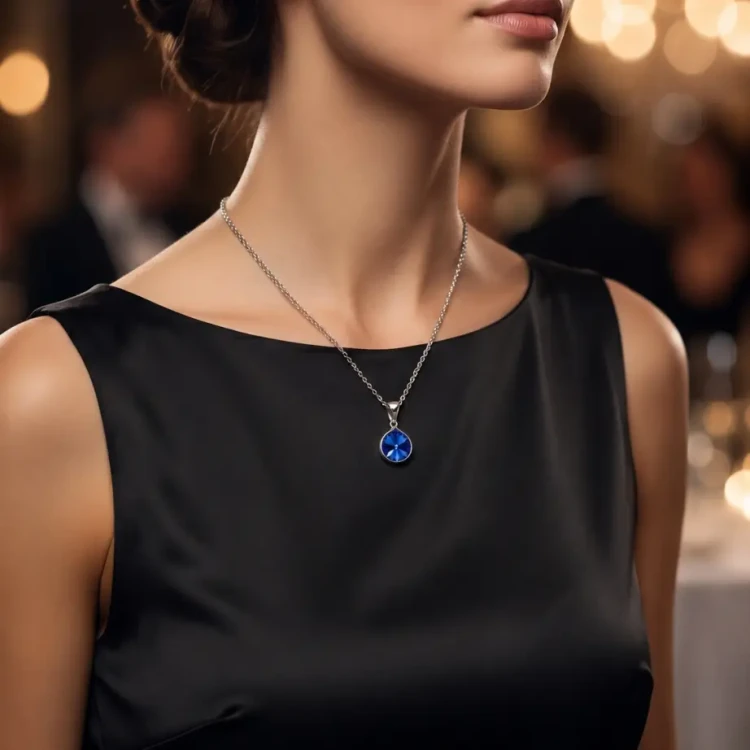 Damski naszyjnik srebrny z szafirowoniebieskim kryształem Swarovski®