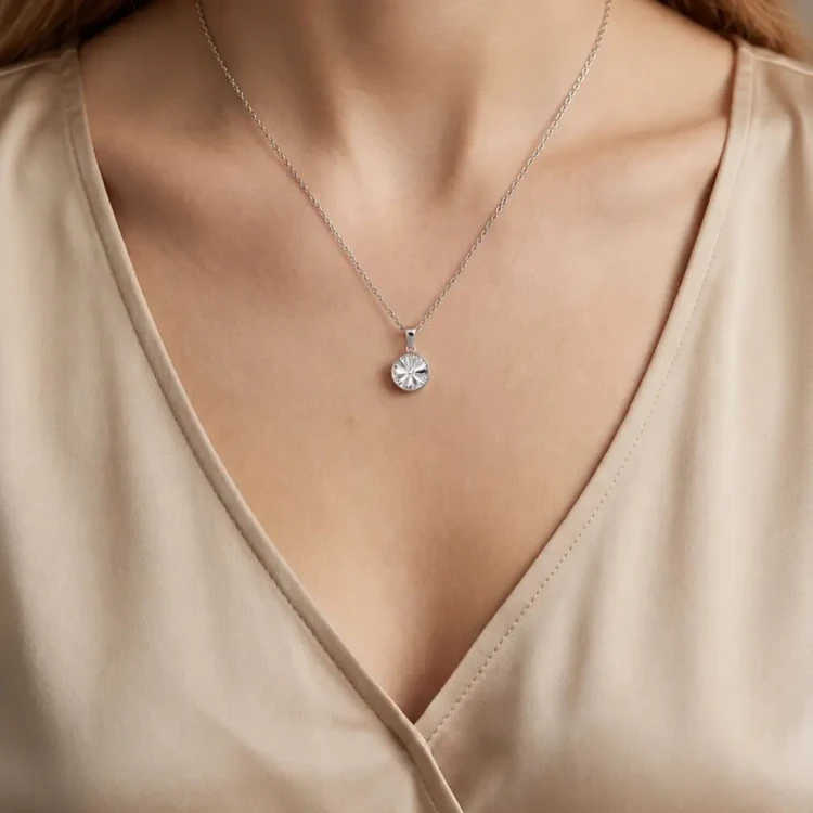 Damski naszyjnik srebrny z przezroczystym kryształem Swarovski®