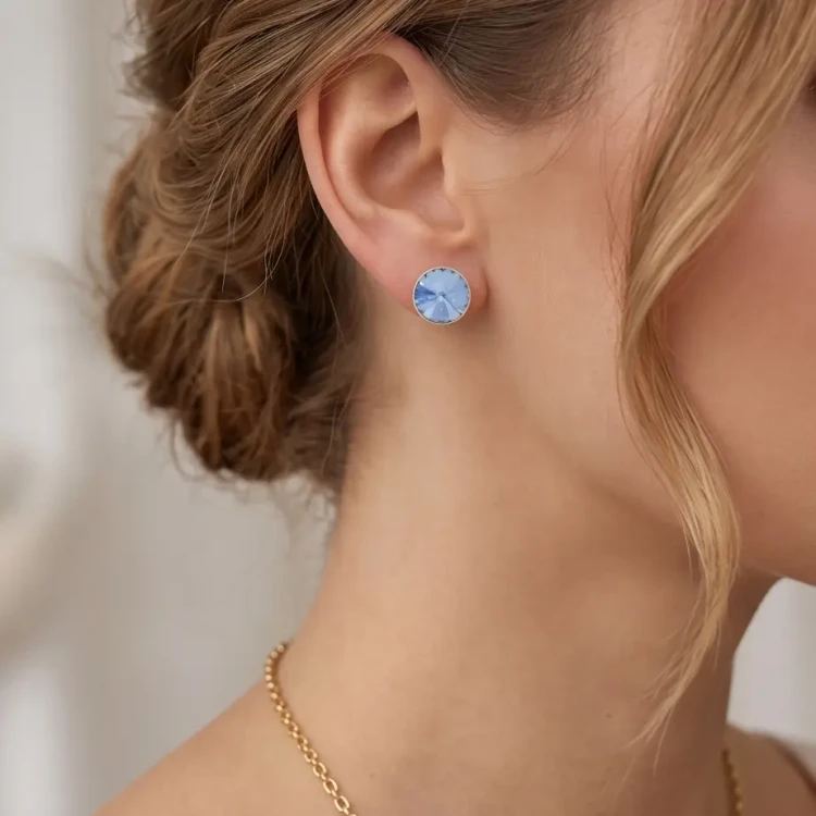 Srebrne kolczyki sztyfty z kryształami Swarovski® Light Sapphire 8 mm