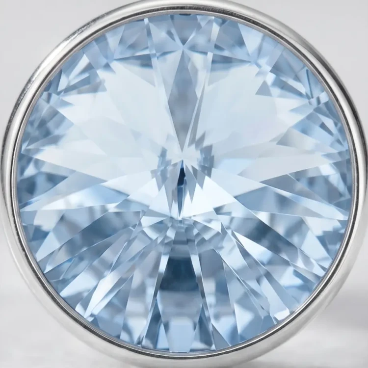 Delikatne kolczyki srebrne z błękitnymi kryształami Swarovski®