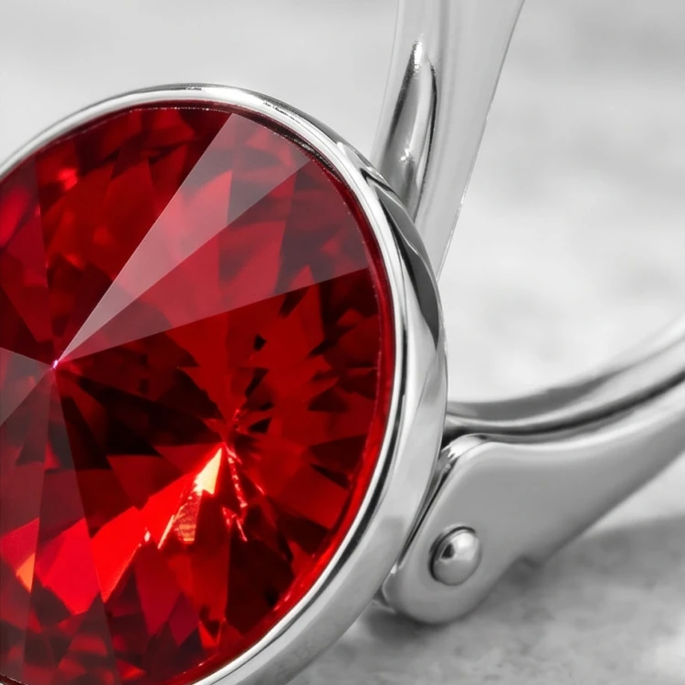 Eleganckie kolczyki srebrne z kryształami Swarovski® w kolorze Scarlet